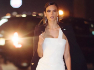 Alessandra Ambrosio zachwyciła wdziękiem w białej sukni